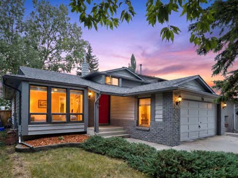 Photo of 76 Deermoss Crescent SE, Calgary, AB T2J 6P4 (MLS # A2337251)