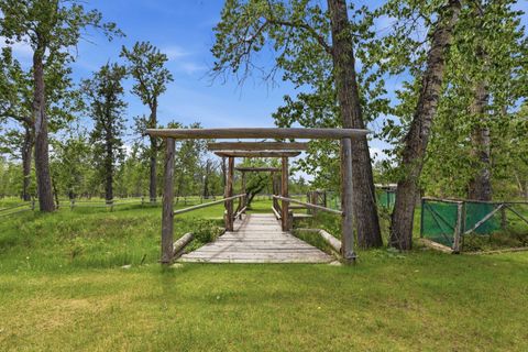 Photo of 34 Oak Avenue, Okotoks, AB T1S 1K6 (MLS # A2318836)