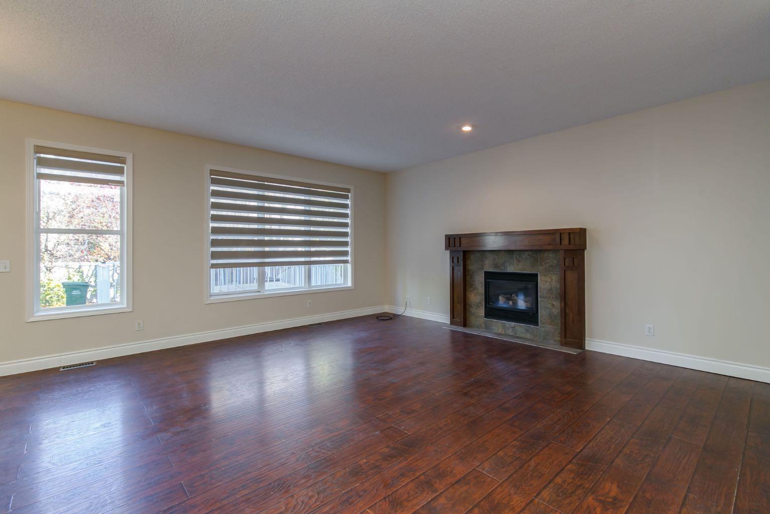 186 COPPERFIELD Close SE