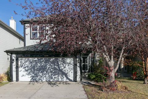 Photo of 186 COPPERFIELD Close SE, Calgary, AB T2Z 4L3 (MLS # A2265331) Photo of 186 COPPERFIELD Close SE, Calgary, AB T2Z 4L3 (MLS # A2265331)