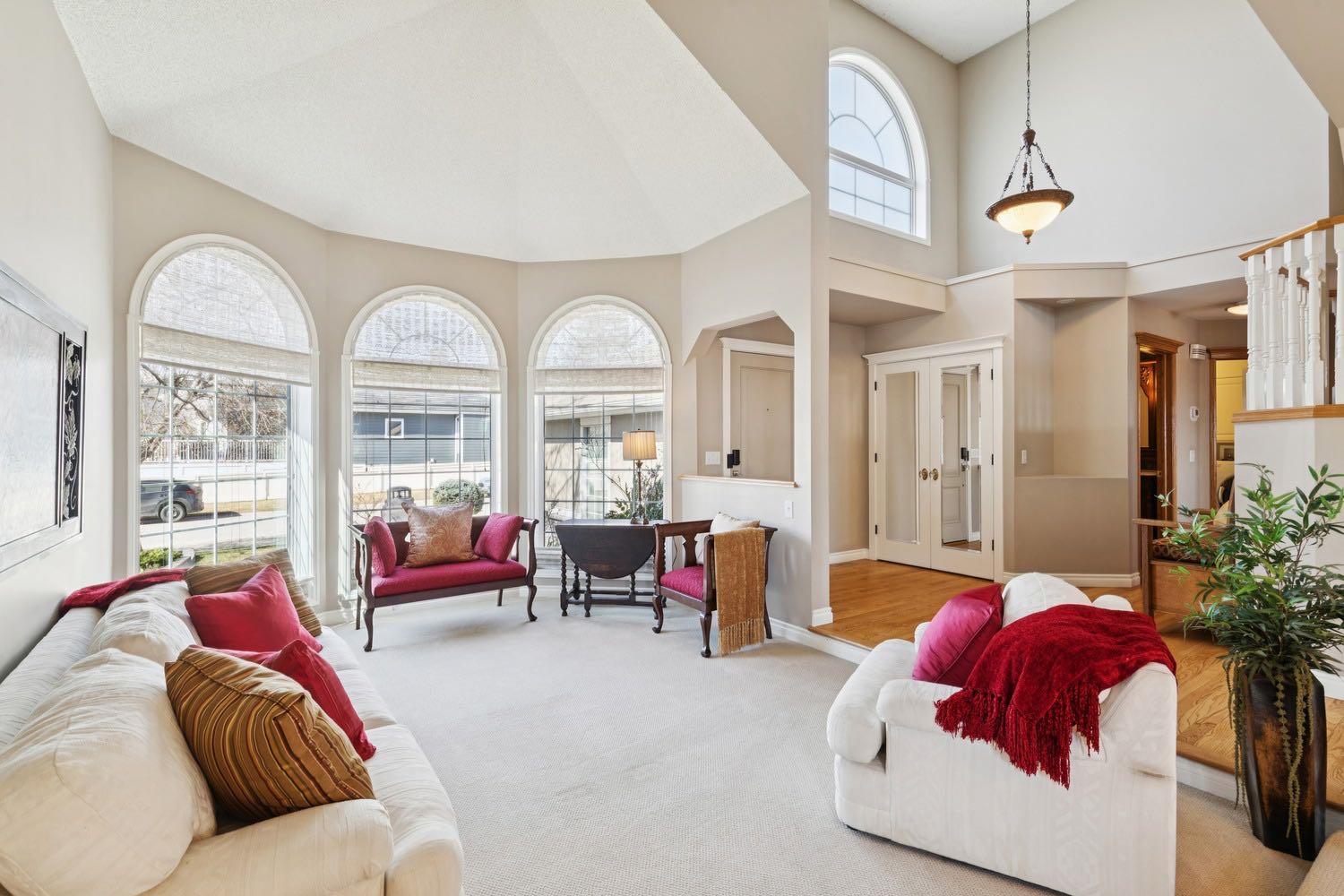 266 Diamond Drive SE