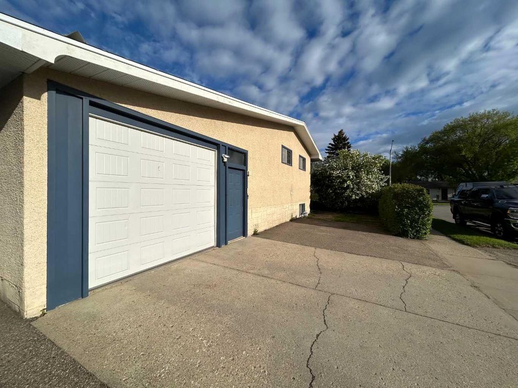 Photo of 5210 Waghorn, Blackfalds, AB T0M 0J0 (MLS # A2264594)