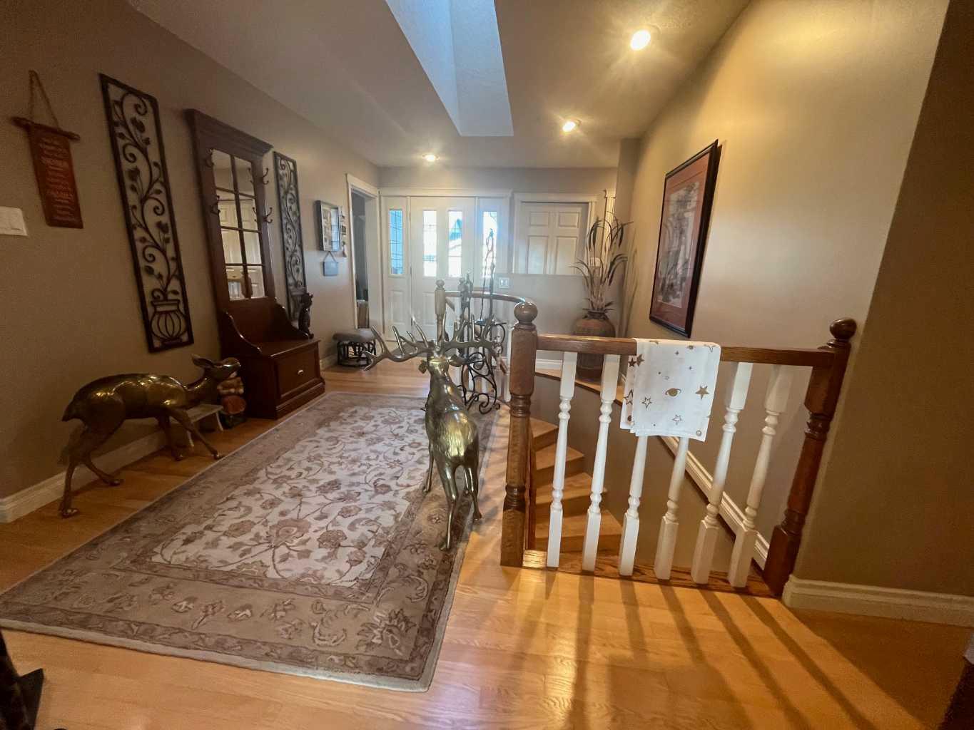 97 Ridgewood Crescent W