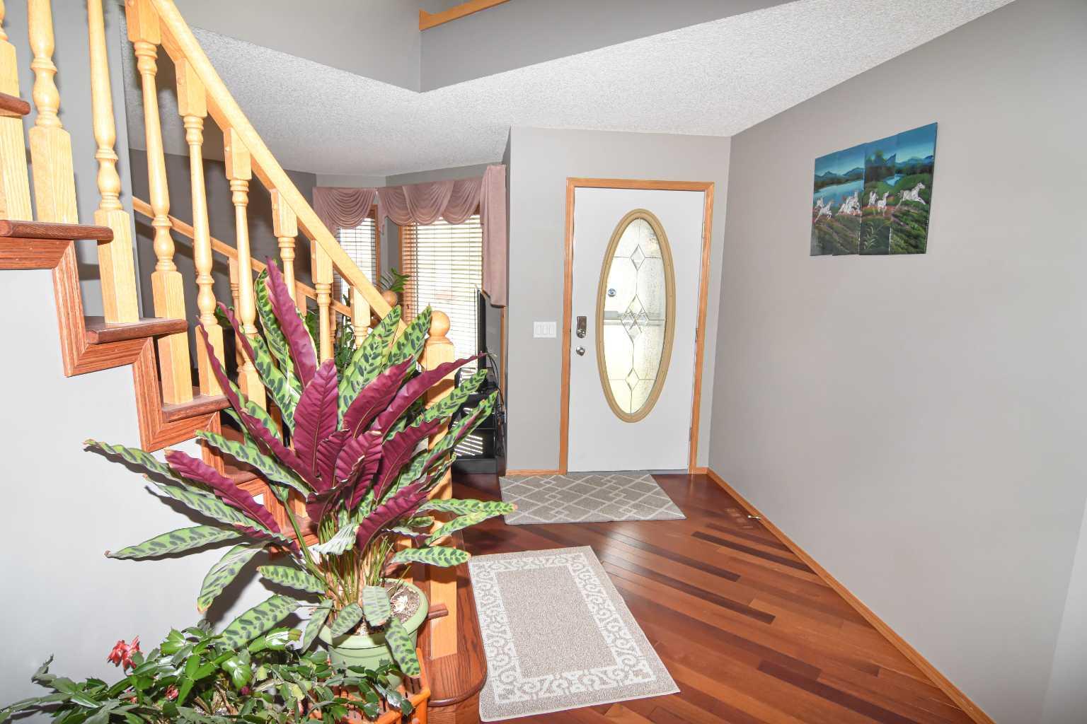 47 Coral Springs Close NE