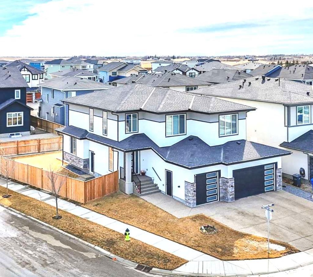 Photo of 103 Sandpiper Park, Chestermere, AB T1X 1Y8 (MLS # A2294702)