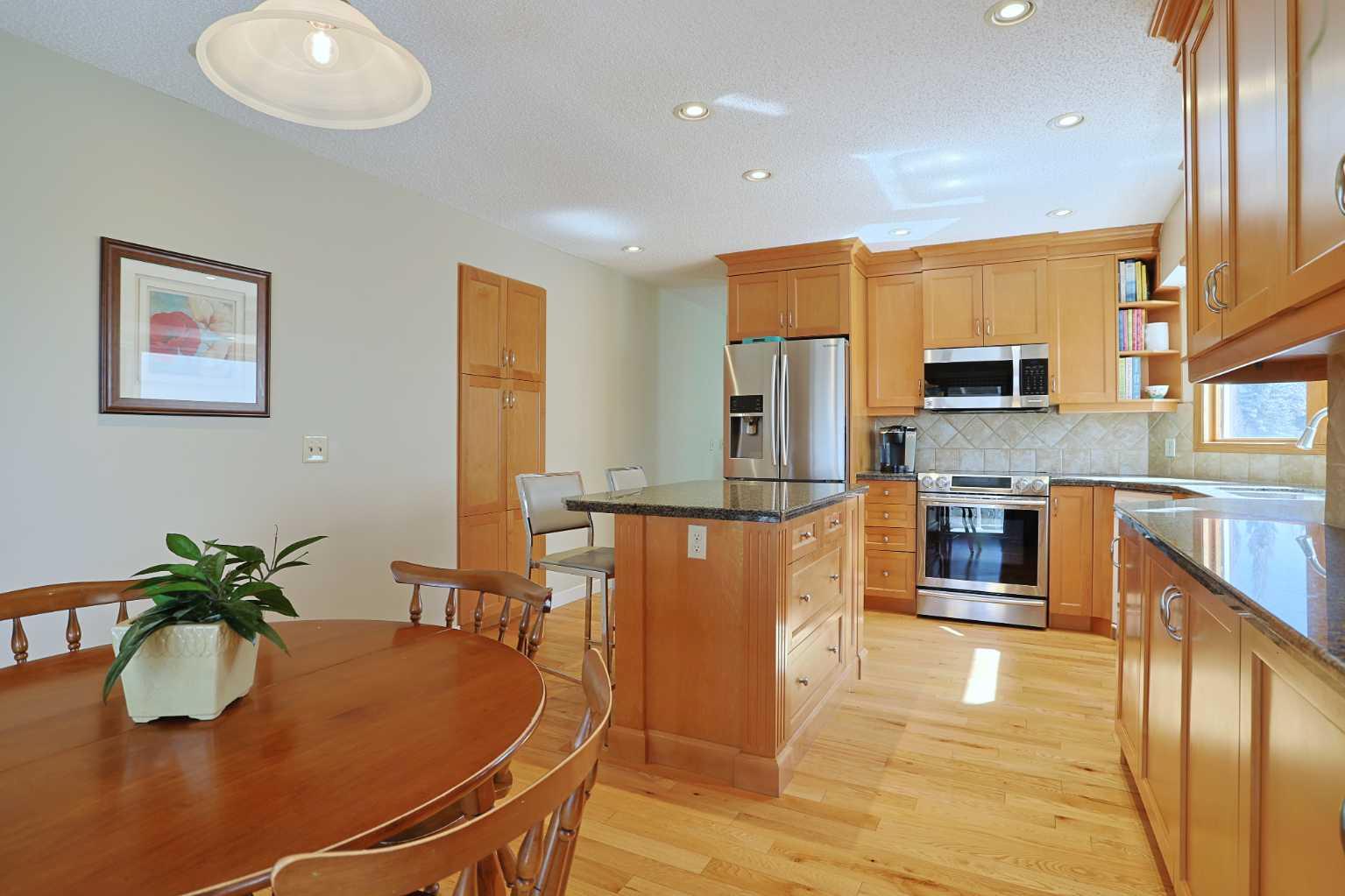 75 Scenic Glen Crescent NW