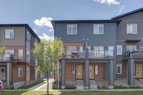 19 Sage Bluff Gate NW Calgary AB T3R 1T5