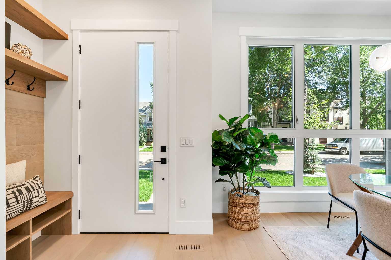 1130A Regent Crescent NE