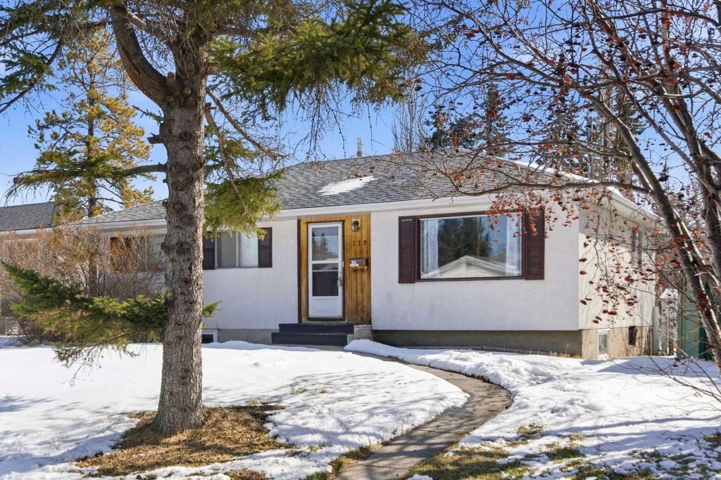 Photo of 173 Gordon Drive SW, Calgary, AB T3E 5B1 (MLS # A2303127)
