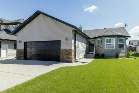 Photo of 3 Liberty Place, Sylvan Lake, AB T4S 0A2 (MLS # A2326189)