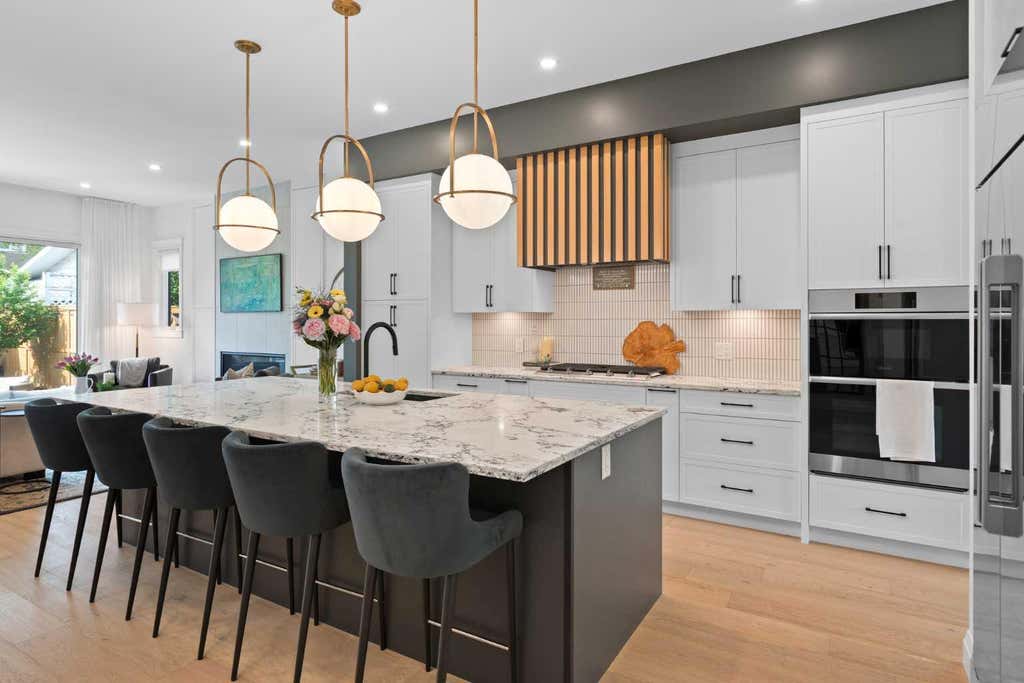 Photo of 3515 7 Avenue SW, Calgary, AB T3C 0C9 (MLS # A2322610)