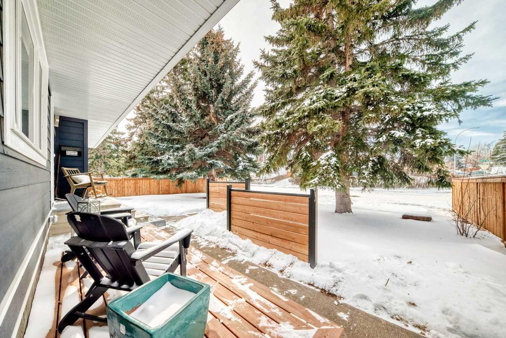 Photo of 3304 46 Street SW, Calgary, AB T3E 3W8 (MLS # A2288123)