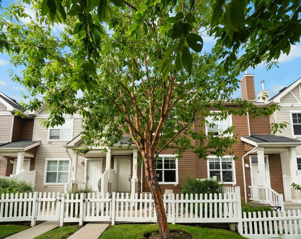 Photo of 361 Elgin Gardens SE, Calgary, AB T2Z 4T5 (MLS # A2326404)