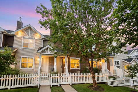 Photo of 361 Elgin Gardens SE, Calgary, AB T2Z 4T5 (MLS # A2326404)