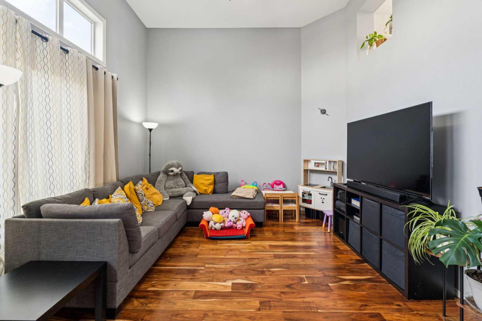 7038 16 Avenue SE 1224