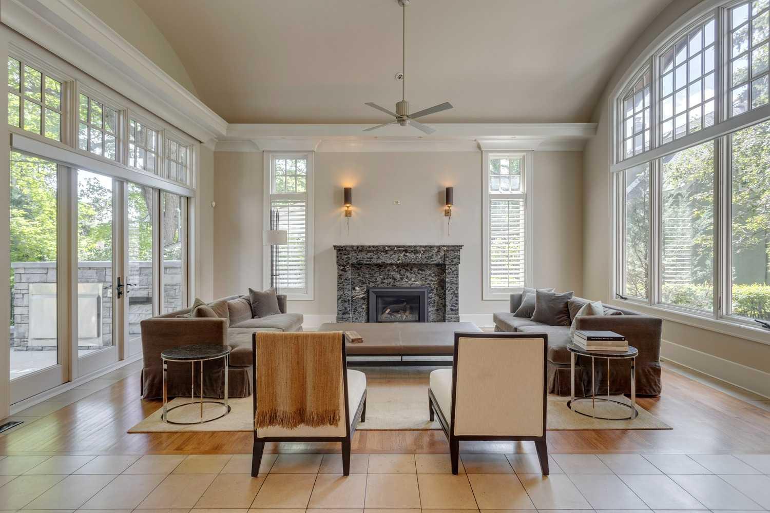 2704 Montcalm Crescent SW