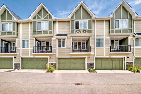 621 Nolanlake Villas NW Calgary AB T3R 0Z7