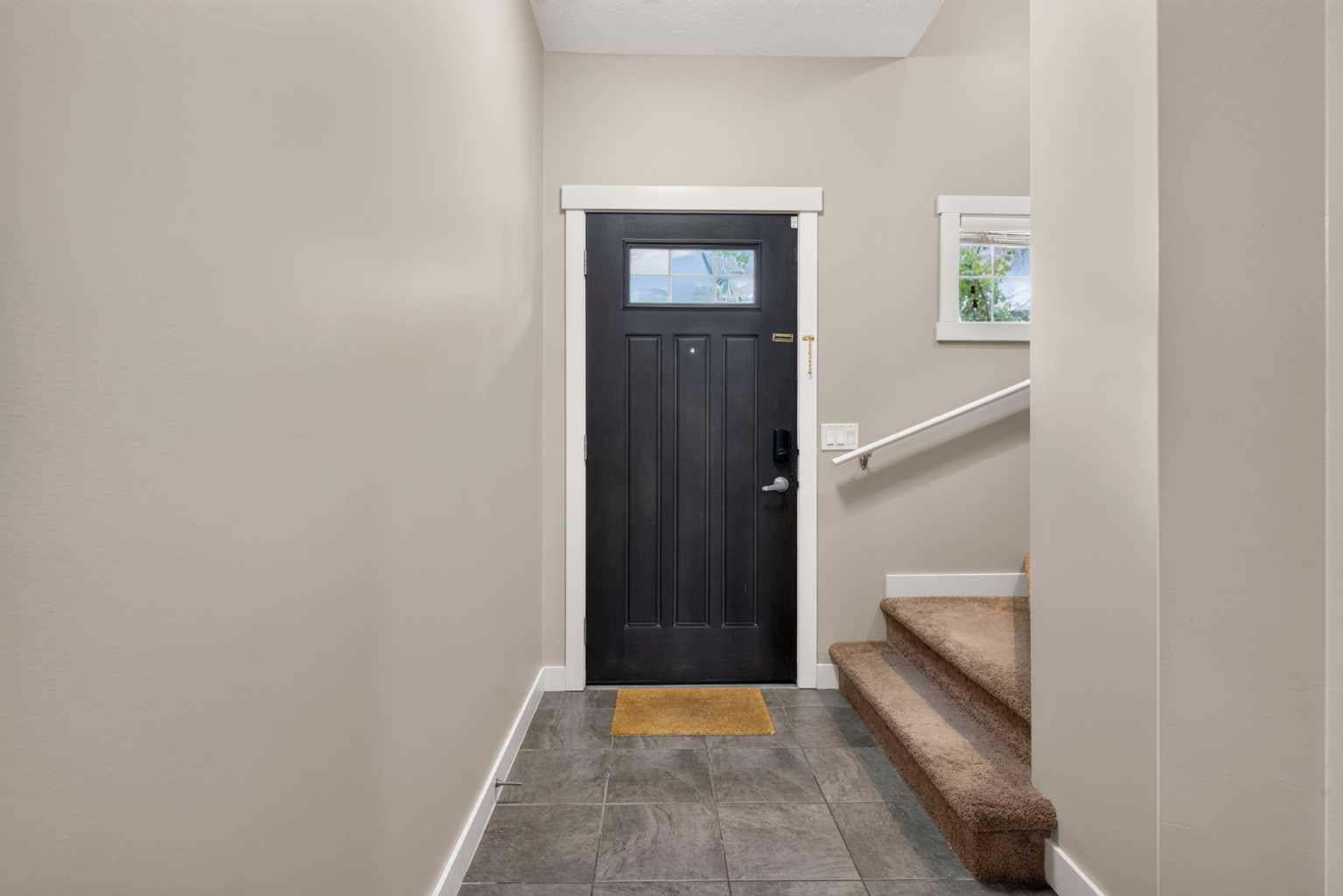 558 Evanston Manor NW