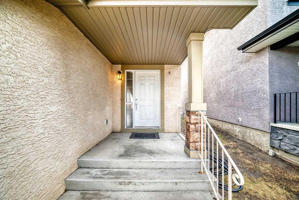 Photo of 264 Everwillow Green SW, Calgary, AB T2Y 4V9 (MLS # A2304858)
