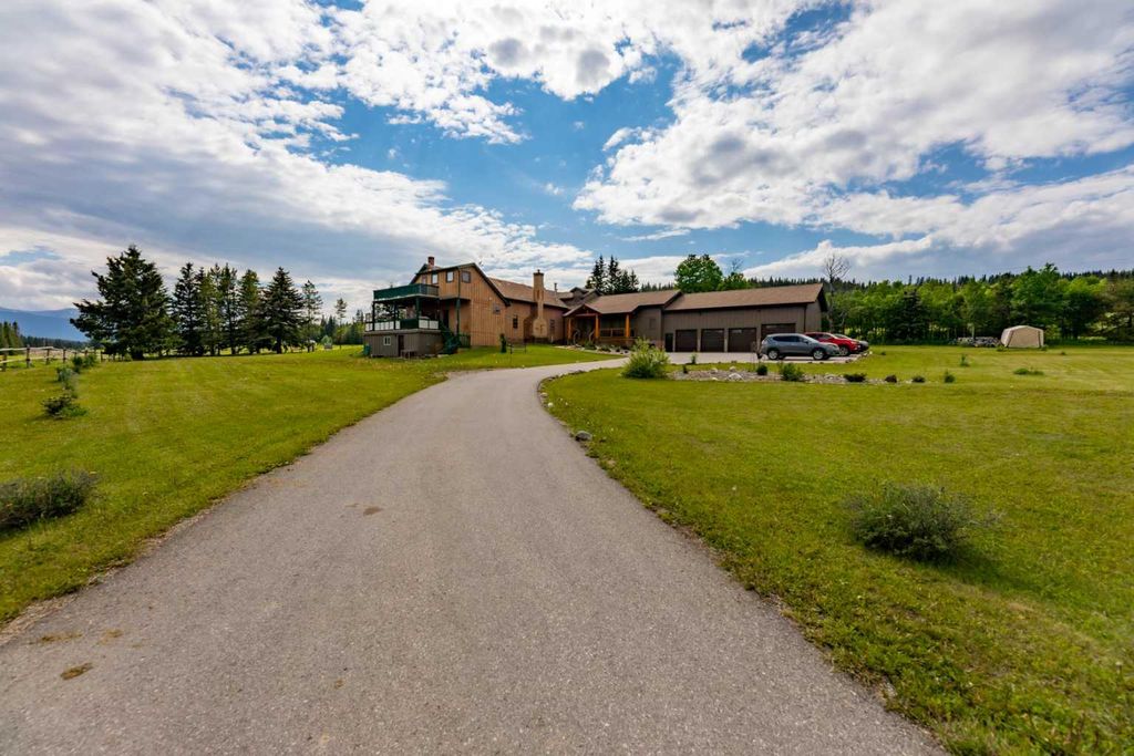 Photo of 50409A Highway 16, Rural Yellowhead County, AB T7V 1X4 (MLS # A2326946)