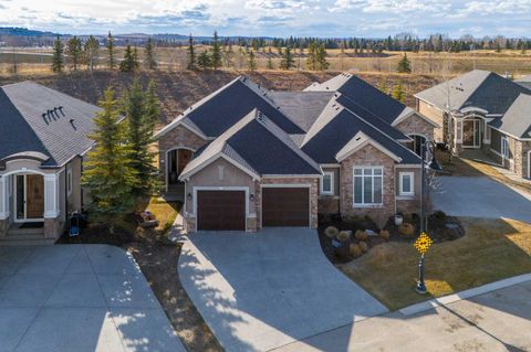 201 Artesia Gate Heritage Pointe AB T1S 4K2