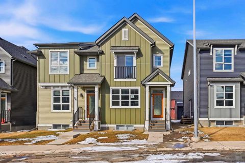 Photo of 60 Savanna Place NE, Calgary, AB T3J 0X5 (MLS # A2315987)