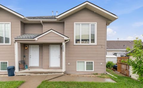 Photo of 5029 48 Street #C, Olds, AB T4H 1H3 (MLS # A2319449)