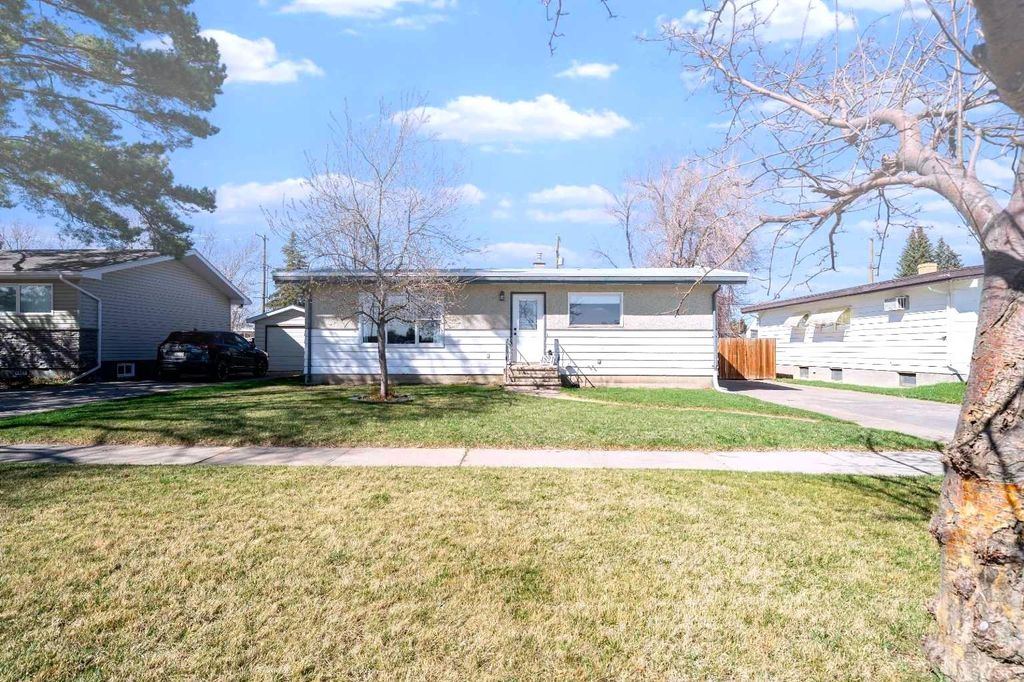 Photo of 4821 56 Avenue, Taber, AB T1G 1E4 (MLS # A2303865)