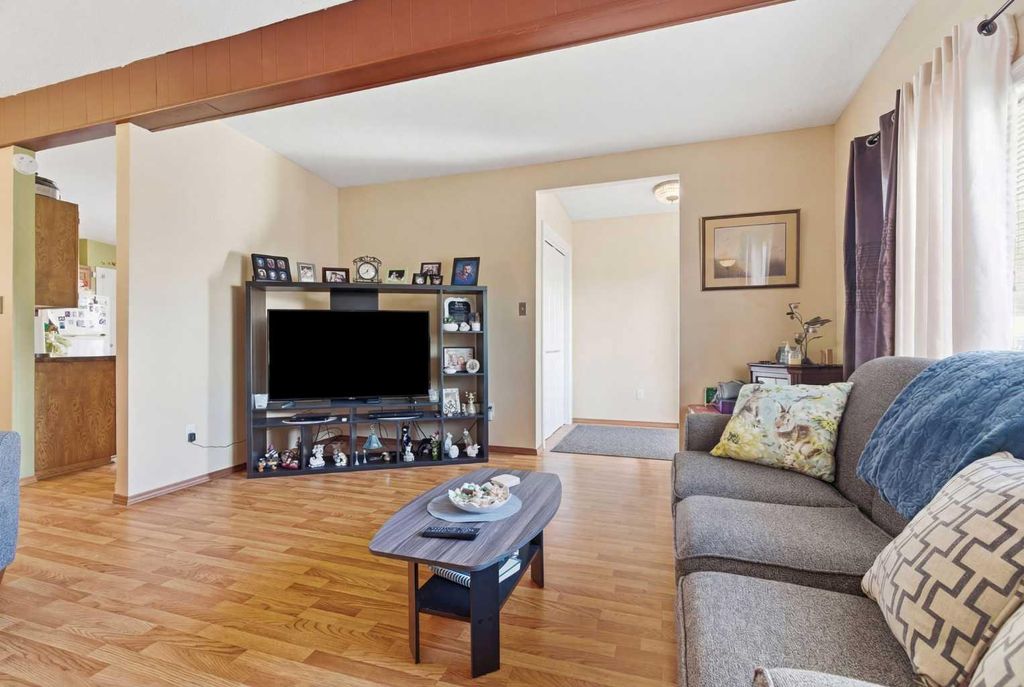 Photo of 917 42 Street SE, Calgary, AB T2A 3C4 (MLS # A2295625)