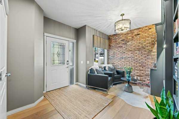 23 Cranleigh Mews SE