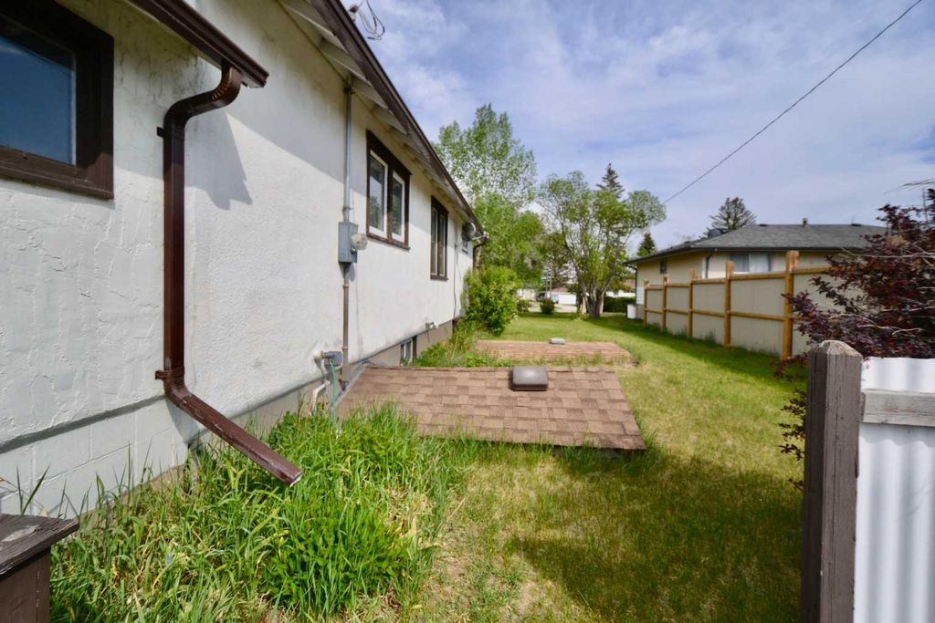 Photo of 308 Walsh Avenue, Acme, AB T0M 0A0 (MLS # A2316124)