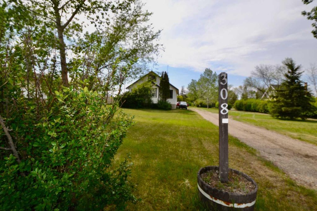 Photo of 308 Walsh Avenue, Acme, AB T0M 0A0 (MLS # A2316124)