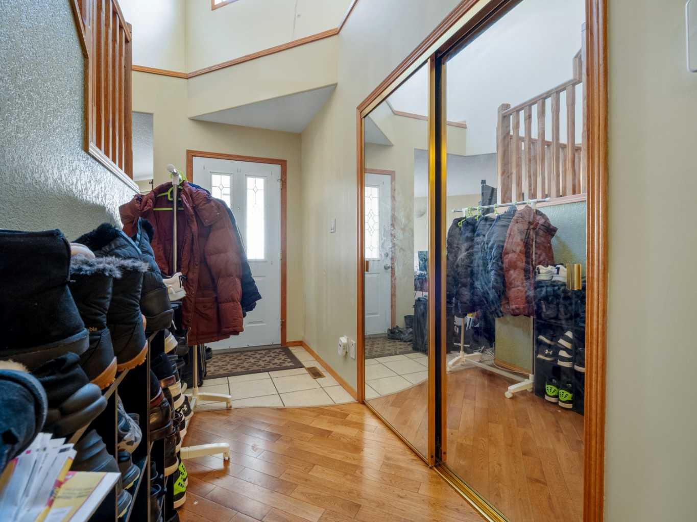 10 Fairmont Crescent S