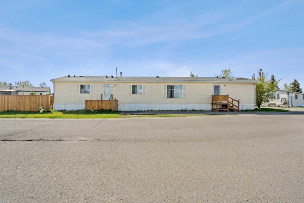 Photo of 1101 84 Street NE #300, Calgary, AB T2A 7X2 (MLS # A2312490)