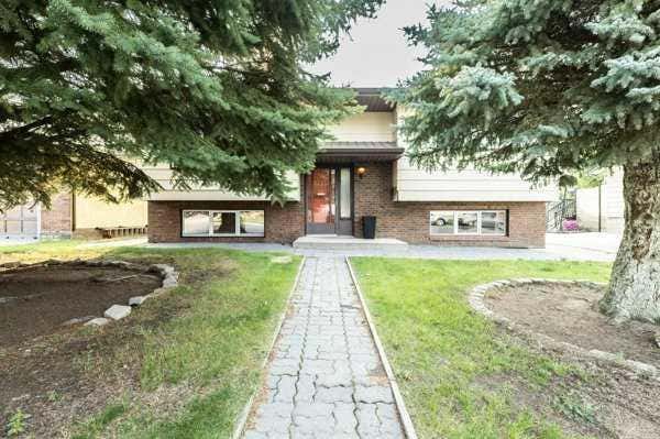 Photo of 4106 Heirloom Crescent Cres, Taber, AB T1G 1A4 (MLS # A2338321)
