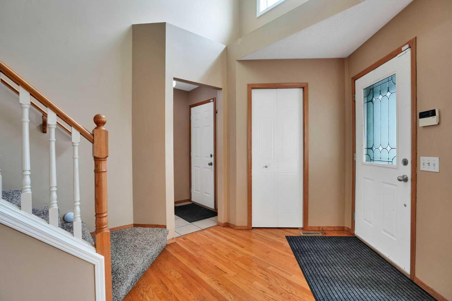 332 Harvest Hills Drive NE