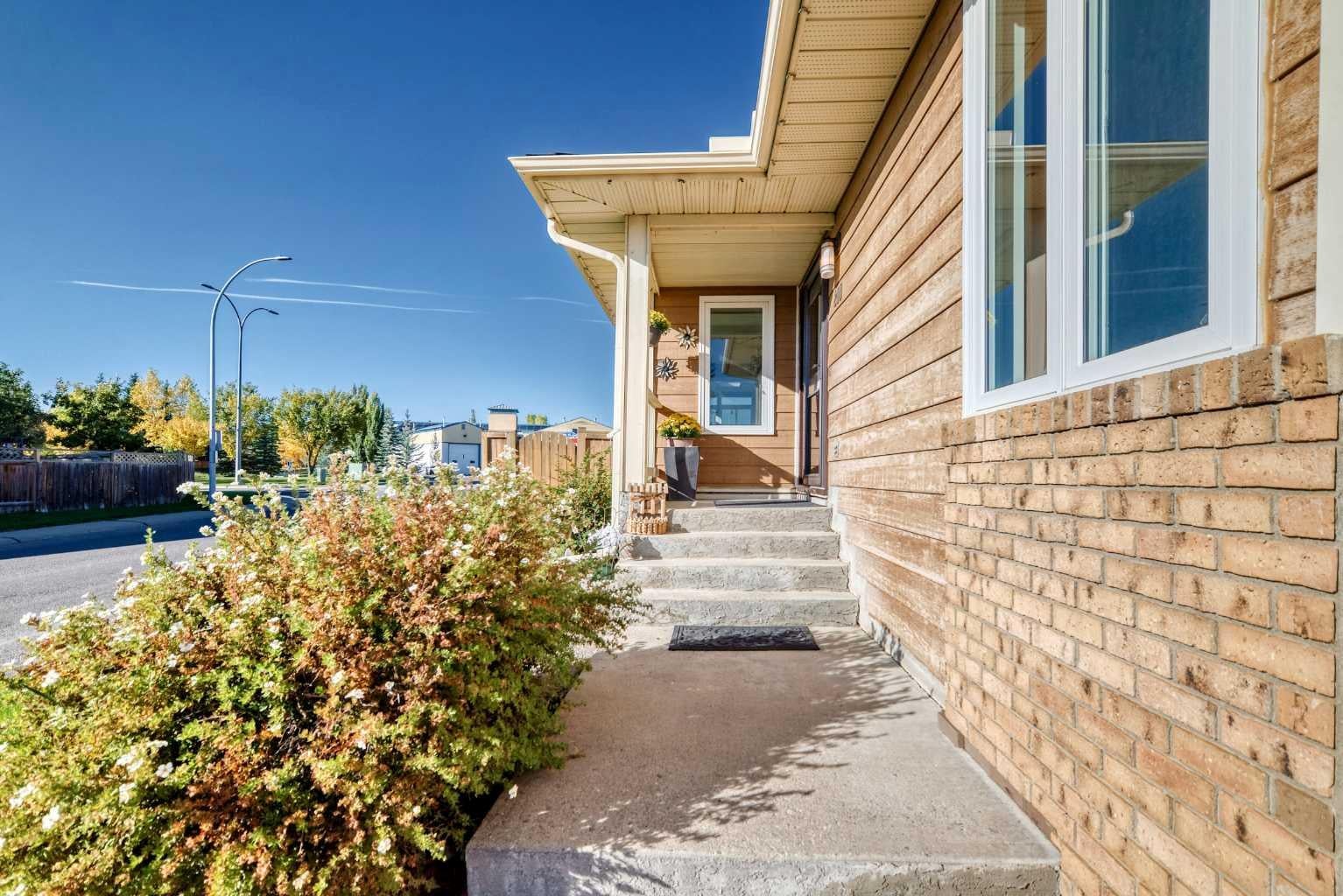 200 Downey Place