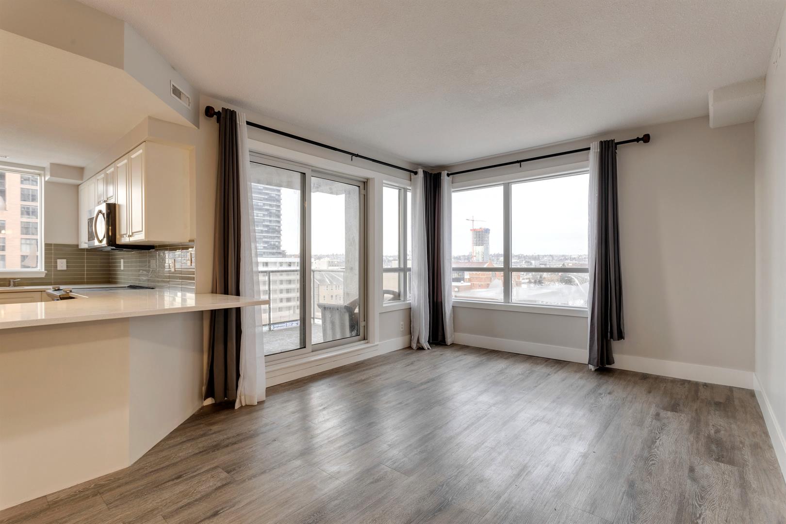 683 10 Street SW 604