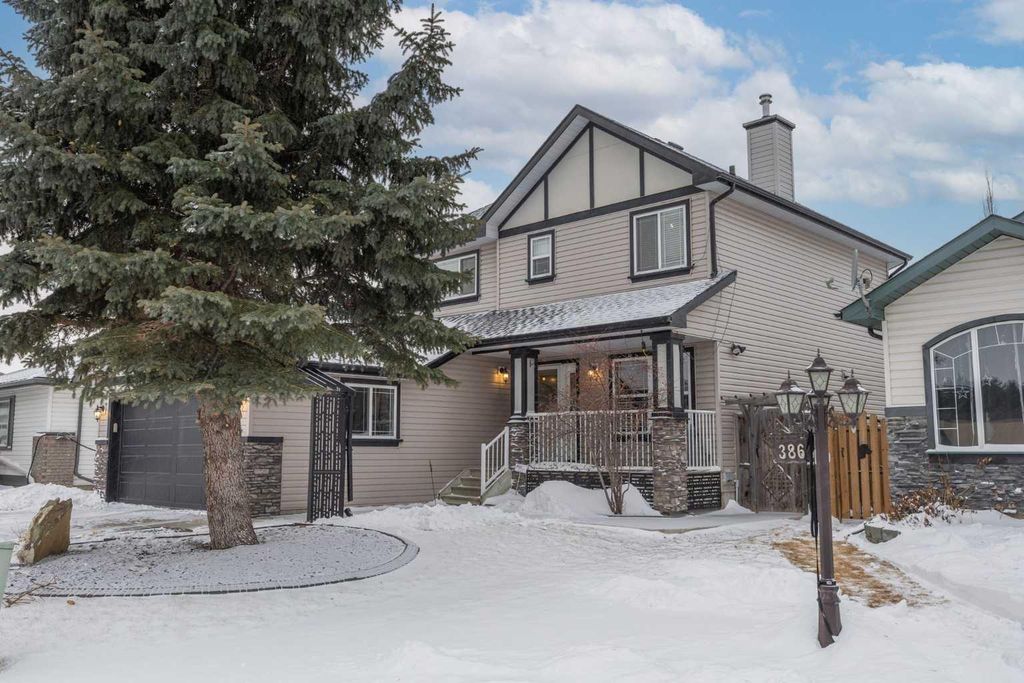 Photo of 390 Cove Road, Chestermere, AB T1X 1J6 (MLS # A2287143)