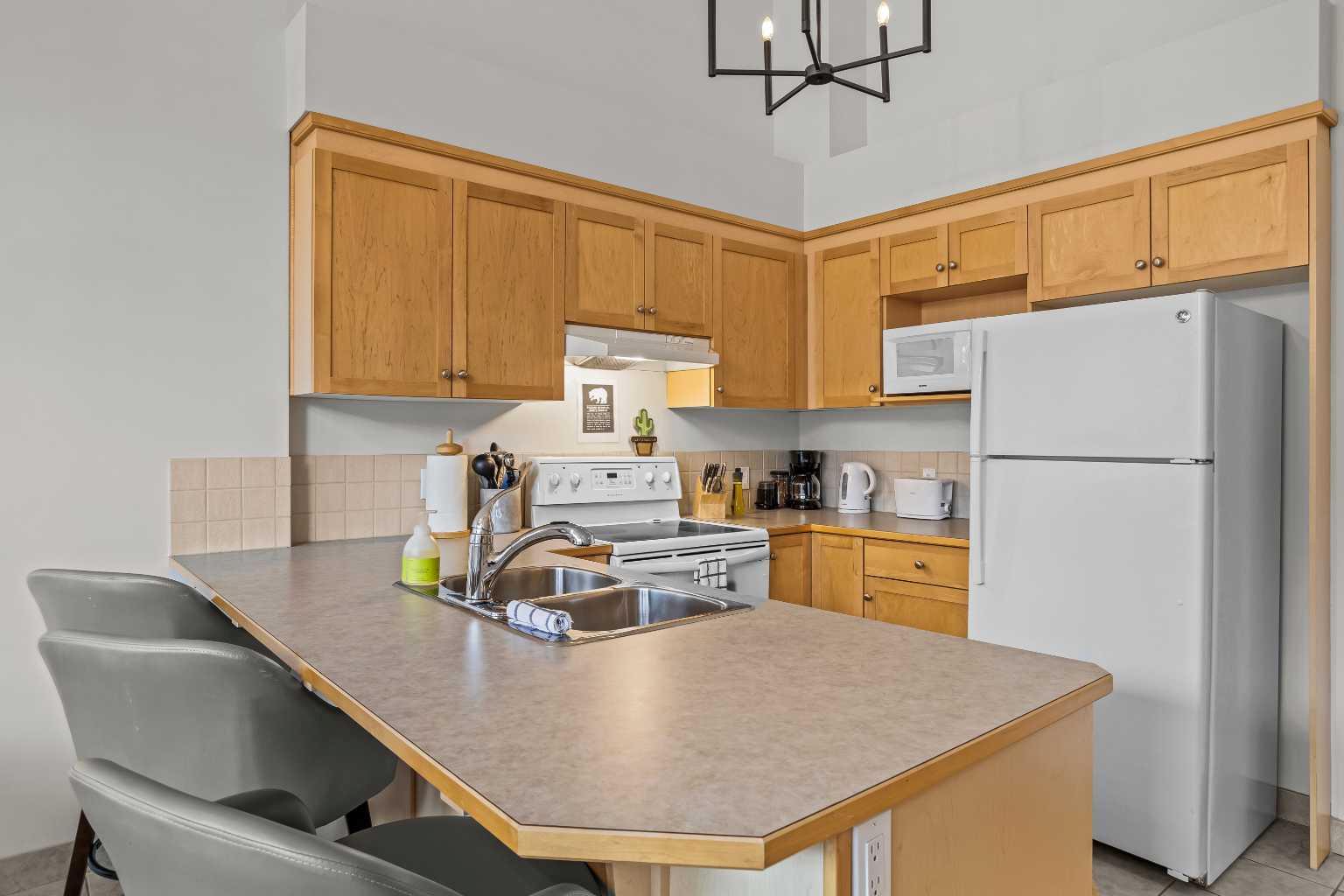 1140 Railway Avenue 403