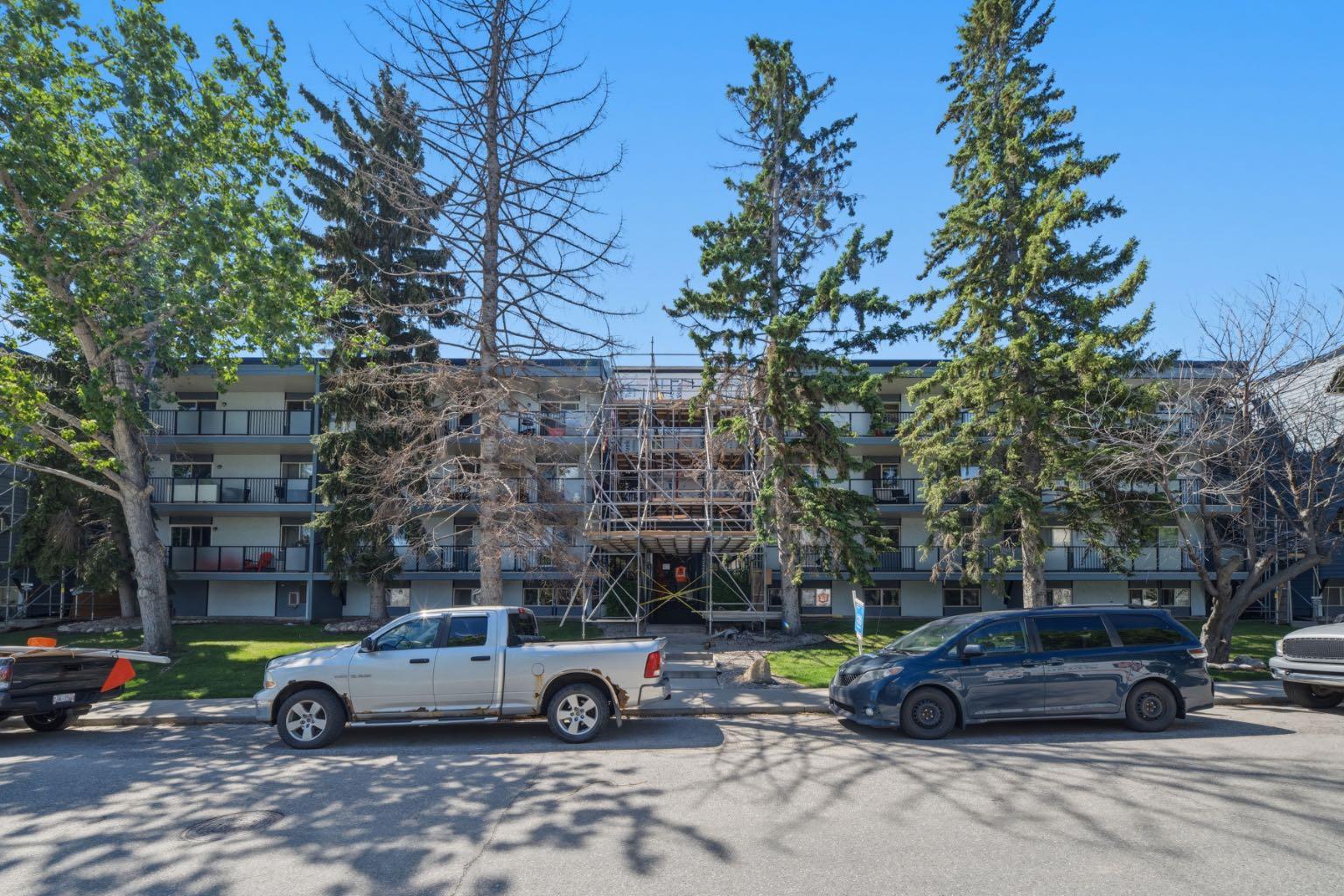 617 56 Avenue SW 401