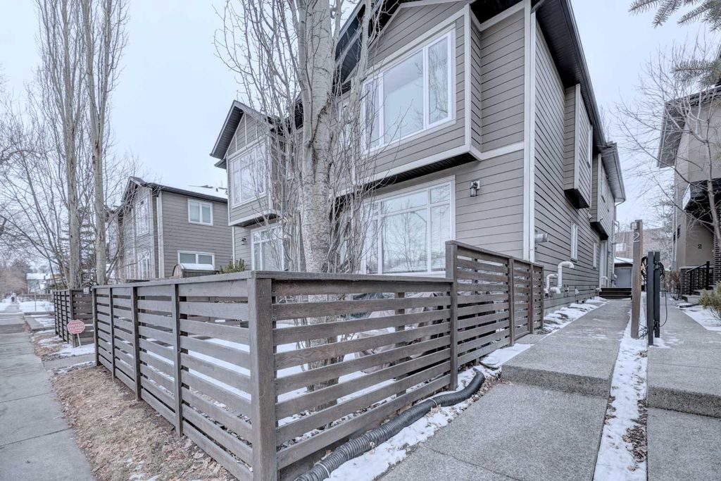 Photo of 308 12 Avenue NE #2, Calgary, AB T2E 1A4 (MLS # A2282364)