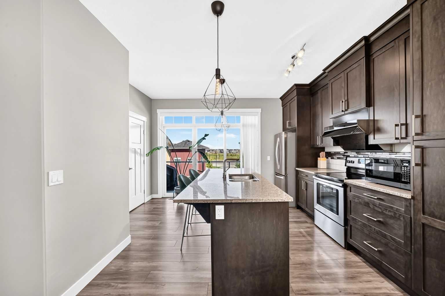 601 Evanston Manor NW