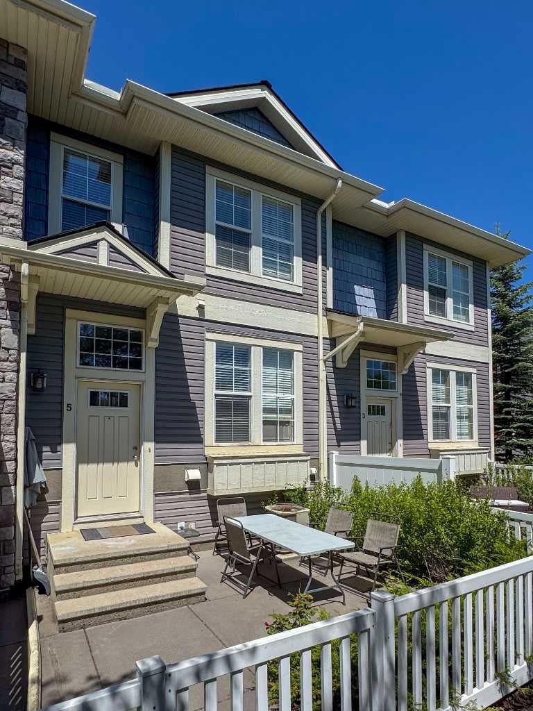 5 Auburn Bay Common SE