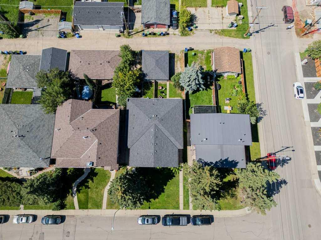 3105 A & B, 3017 A & B 38 Street SW