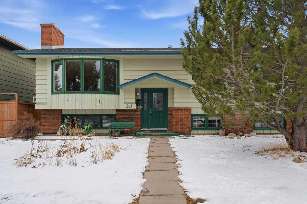 Photo of 311 Parkglen Crescent SE, Calgary, AB T2V 4M4 (MLS # A2292910)