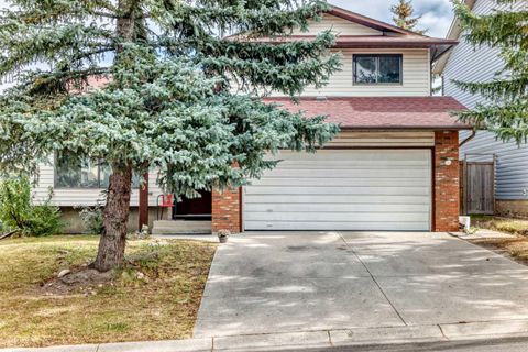 Photo of 279 Beddington Circle NE, Calgary, AB T3K 1N9 (MLS # A2262711) Photo of 279 Beddington Circle NE, Calgary, AB T3K 1N9 (MLS # A2262711)