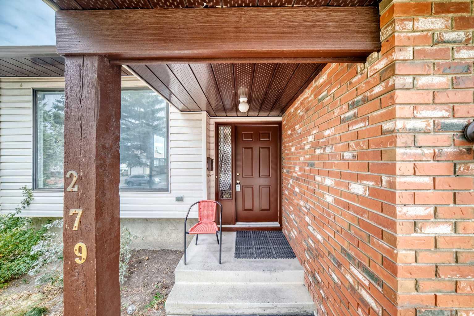 279 Beddington Circle NE