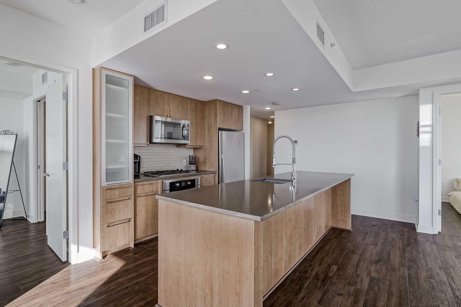 1118 12 Avenue SW 706