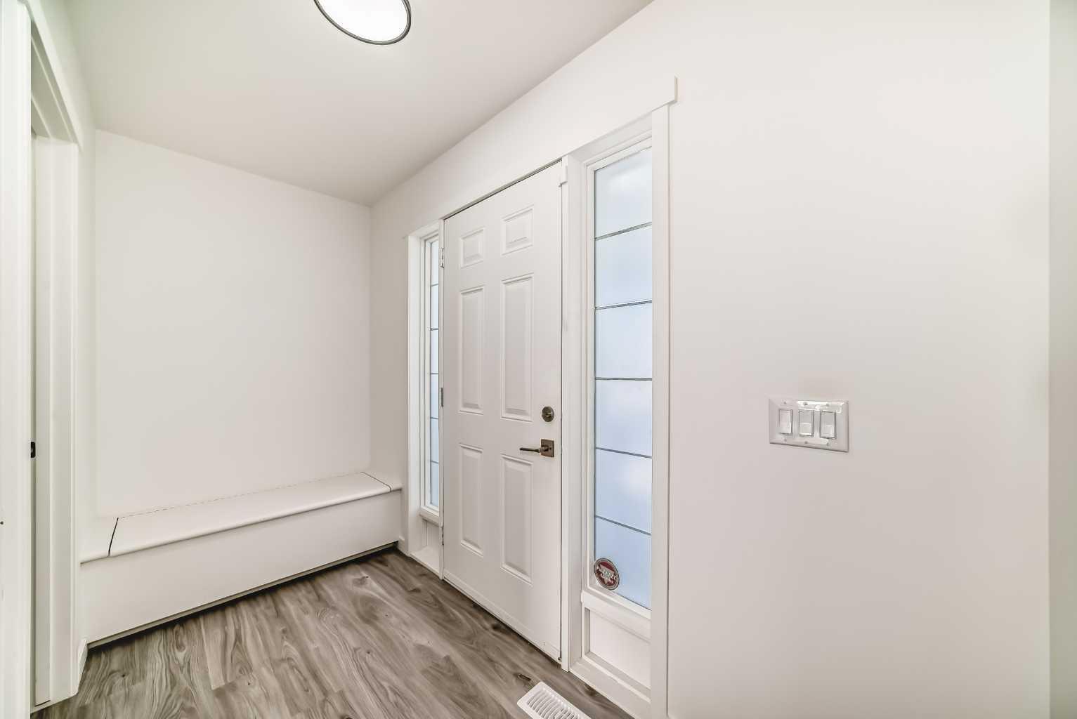 99 Saddlecrest Way NE